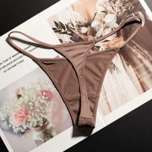 Leopard low rise thong with seamless fit and breathable everyday design